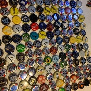 ASSORTED BEER BOTTLE CAPS FOR CRAFT PROJECTS